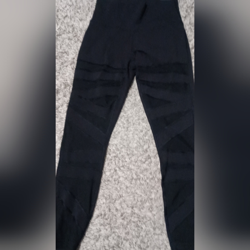 Women's Lululemon Leggings Size XS Color Black Design Cute Fitness Athleisure...